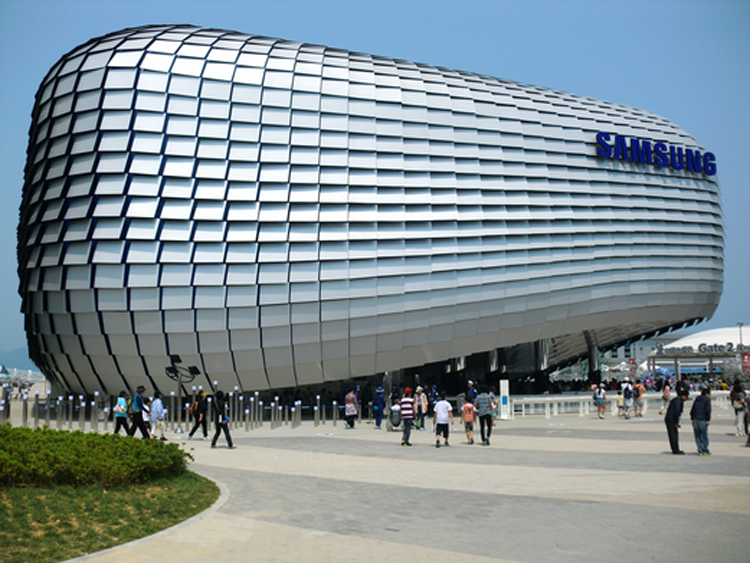 Tại sao Samsung đầu tư hàng tỷ đô xây dựng nhà máy ở Việt Nam