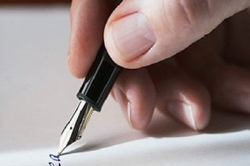Tại sao nhà tuyển dụng yêu cầu ứng viên nộp đơn xin việc viết tay?